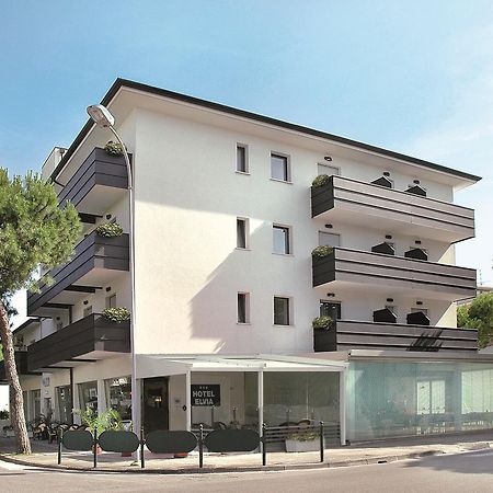 Hotel Elvia Lignano Sabbiadoro Bagian luar foto